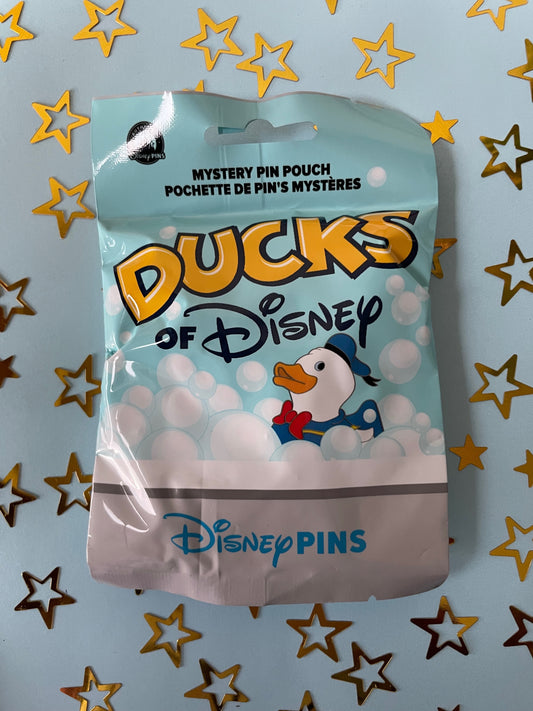Disney Ducks of Disney Mystery Pin Pouch (5 Random Pins)